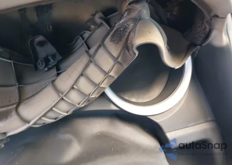 2022 Toyota Camry Le z USA, uszkodzony, nr VIN 4T1C11AK4NU695577